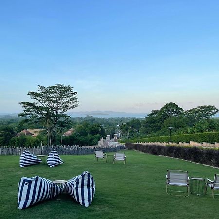 Ozone Villa Phuket Pa Khlok Kültér fotó