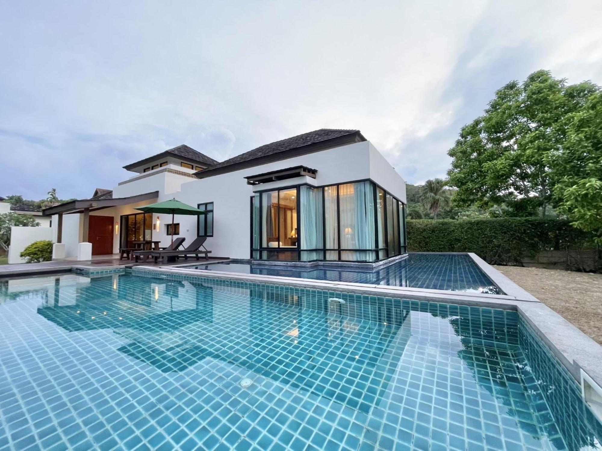 Ozone Villa Phuket Pa Khlok Kültér fotó