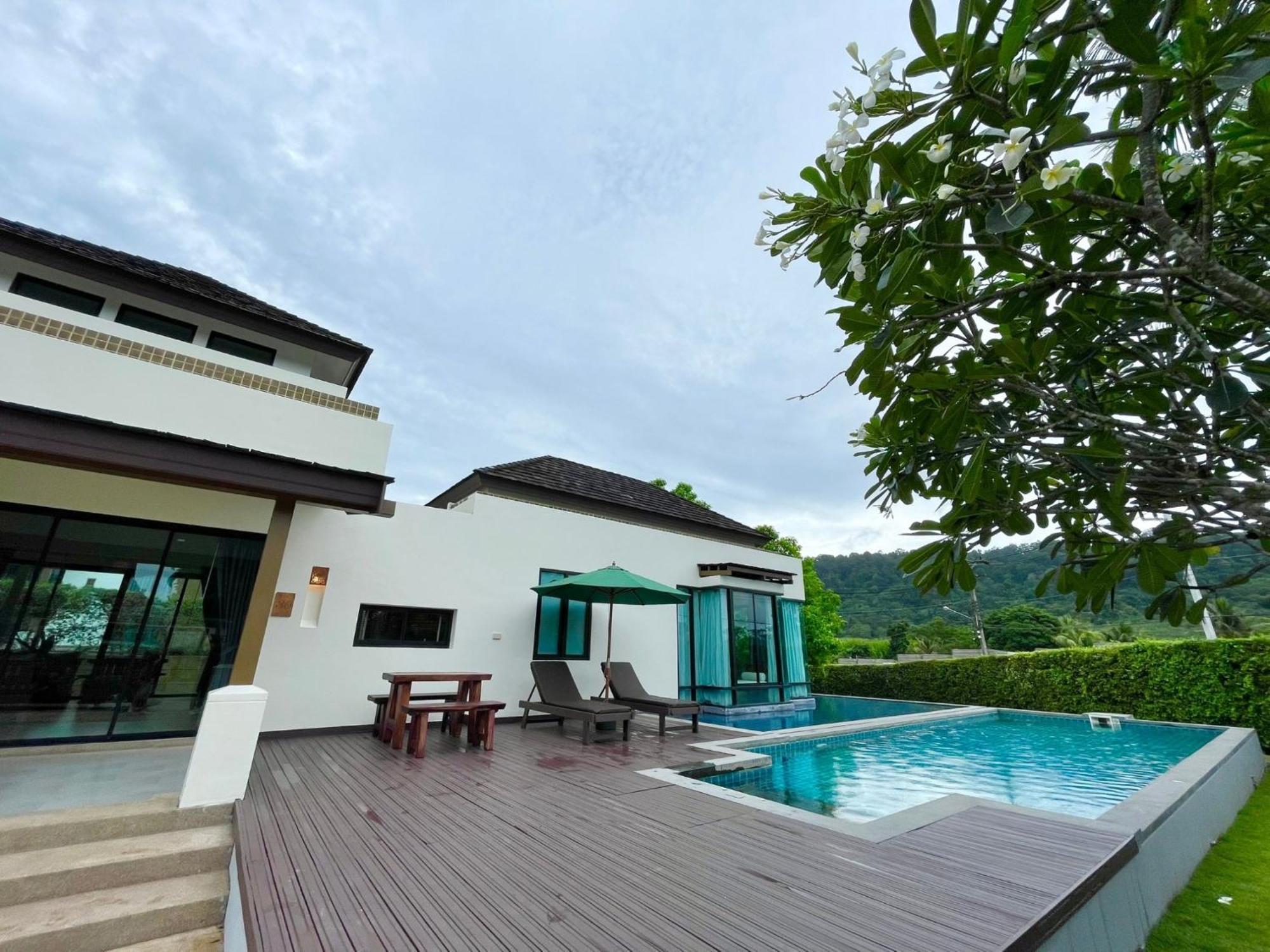 Ozone Villa Phuket Pa Khlok Kültér fotó