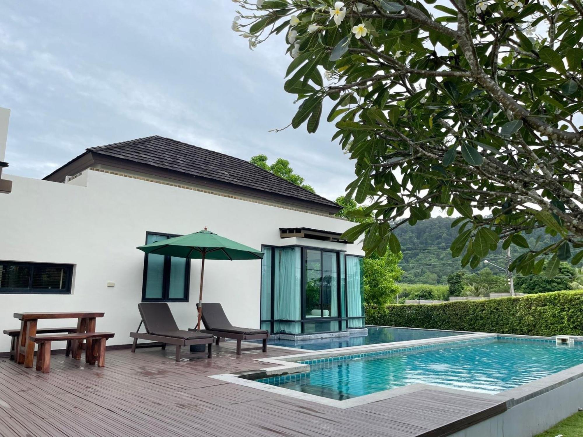 Ozone Villa Phuket Pa Khlok Kültér fotó