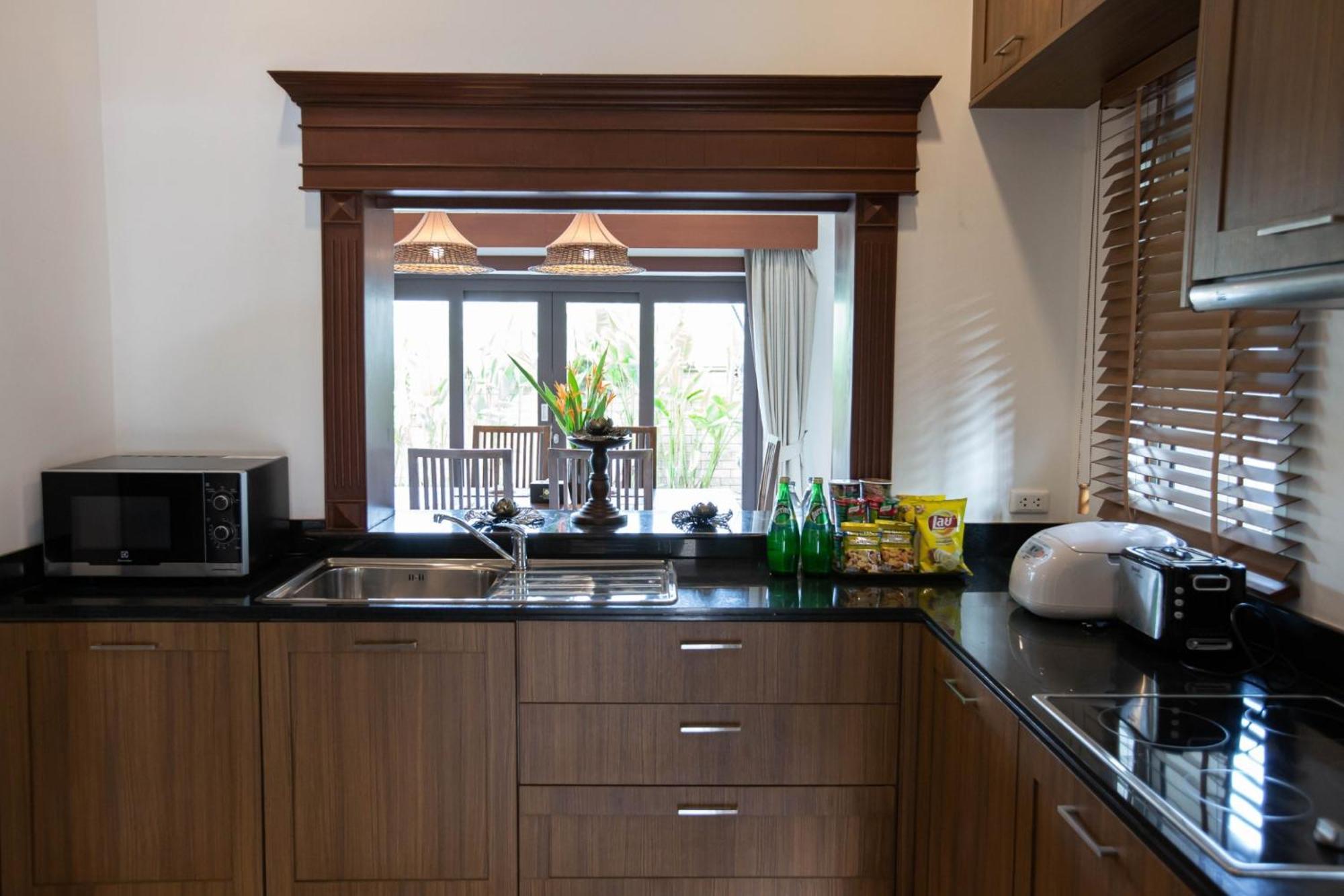 Ozone Villa Phuket Pa Khlok Kültér fotó
