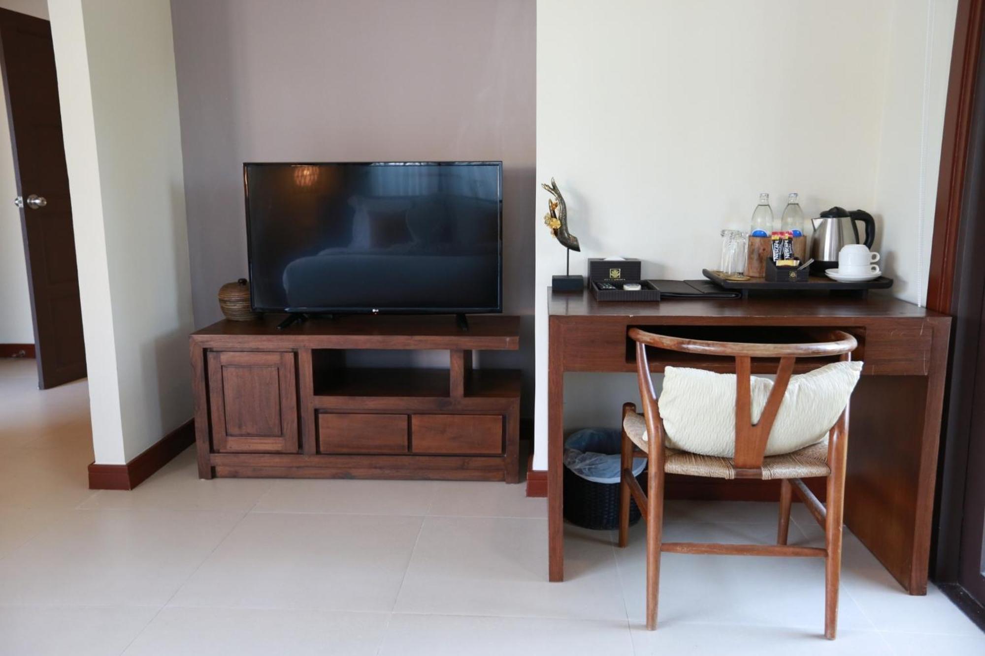 Ozone Villa Phuket Pa Khlok Kültér fotó