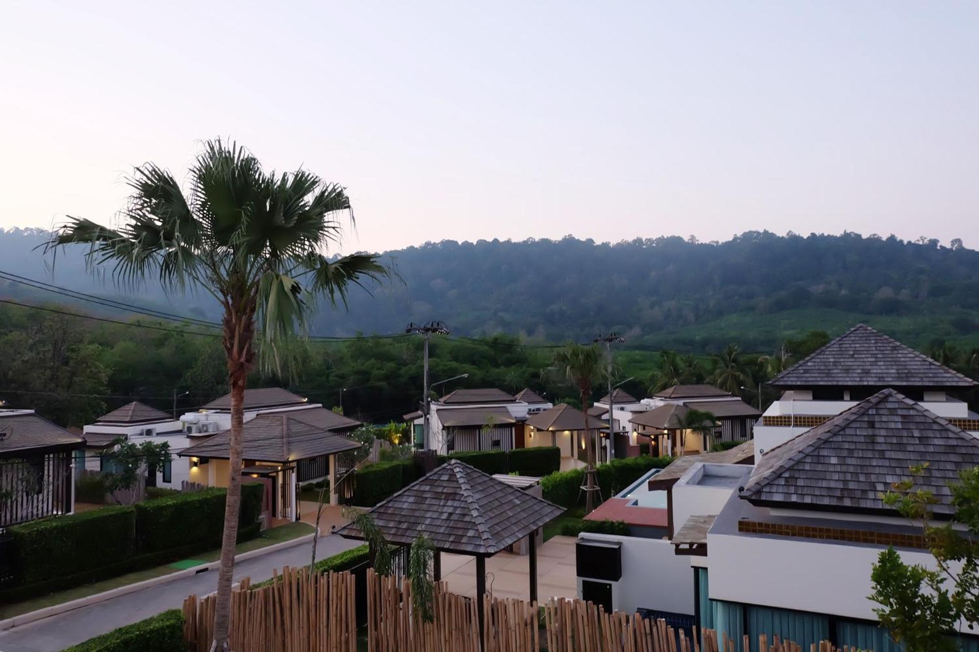 Ozone Villa Phuket Pa Khlok Kültér fotó